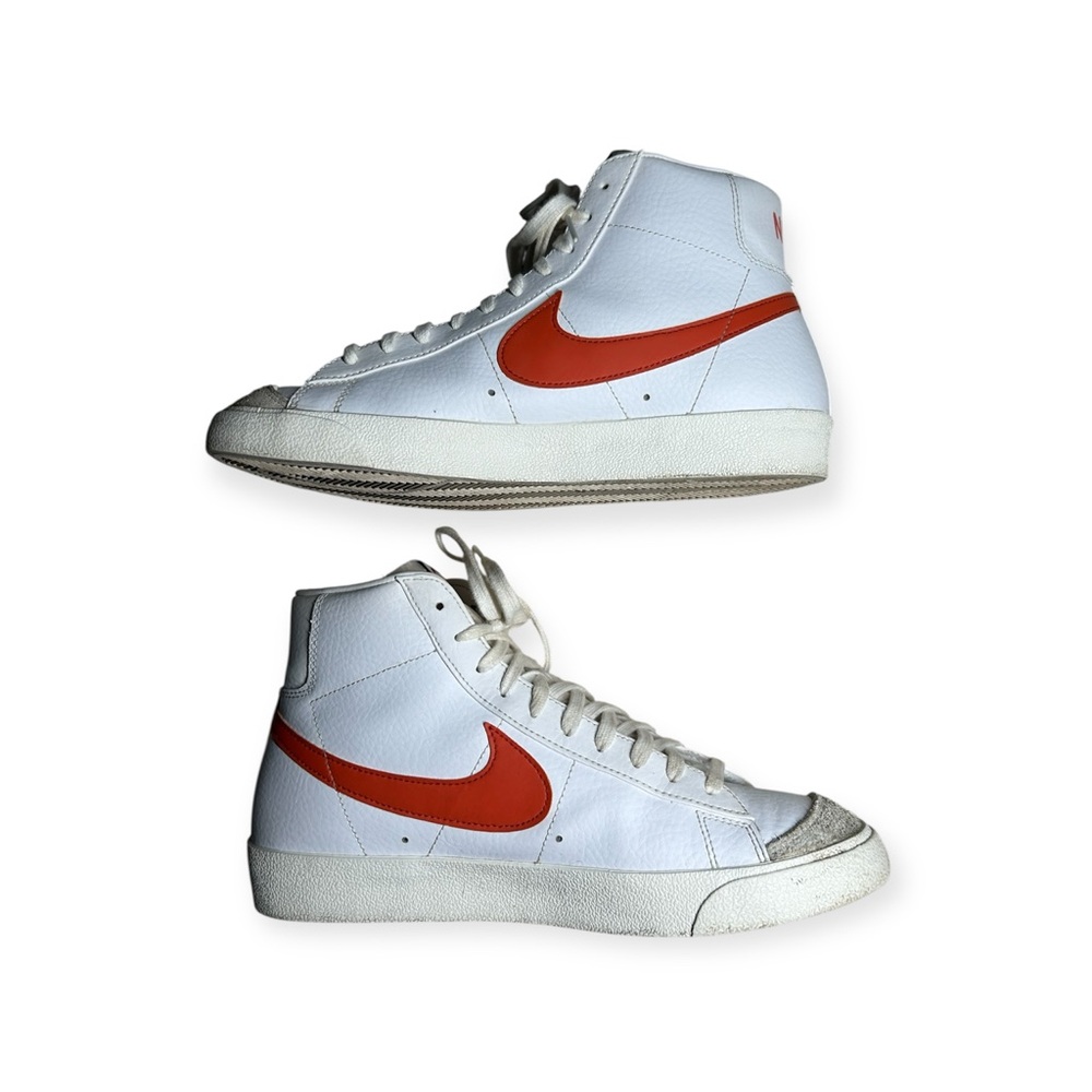 Nike Blazer Mid 77
(Habanero Red)